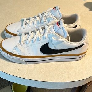 Nike Court Legacies